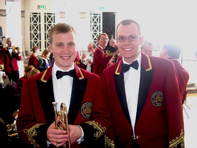 IMGP5438.JPG - Wainting to perform - Tim & Dave