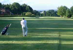 GeoffGolf.JPG

42.71 KB 
720 x 500 
04/08/02
