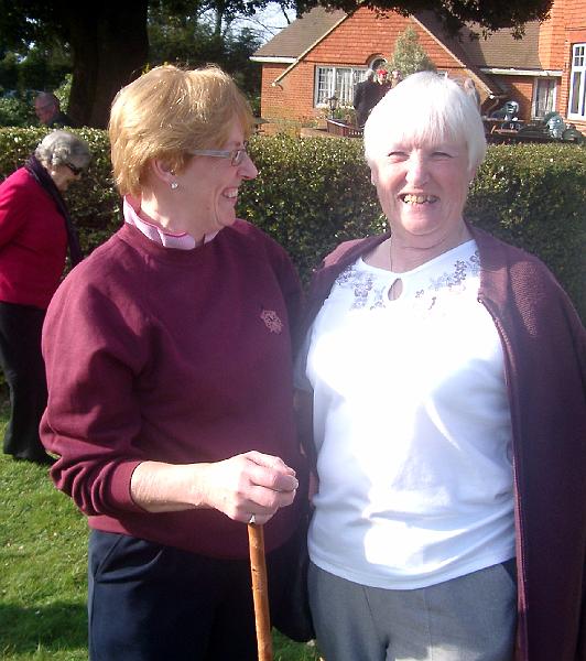 IMGP5358.JPG - Sandra & Frances