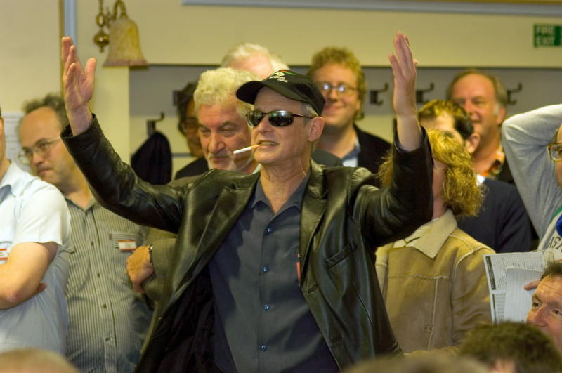 Joe leads the Barracking