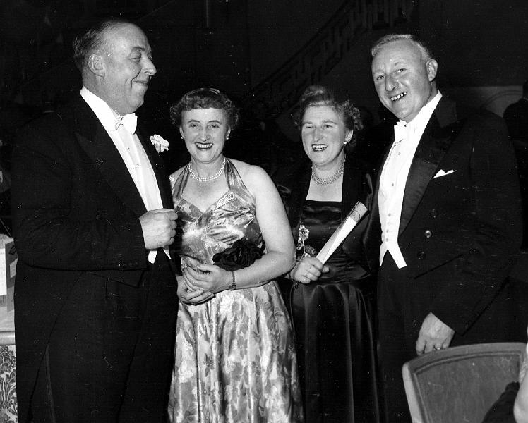 Mirror009.jpg - Cyril and Millicent Morton (Left)