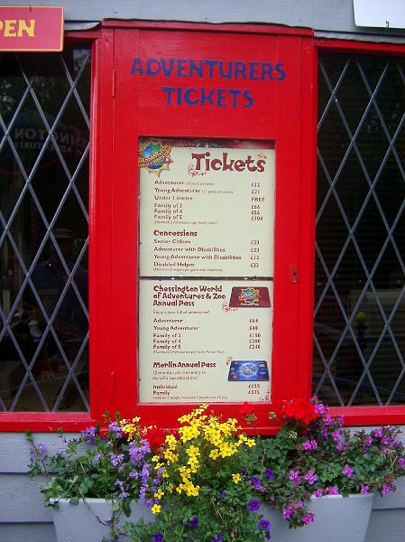 IMGP4923.JPG - Entrance to Chessington World of Adventures