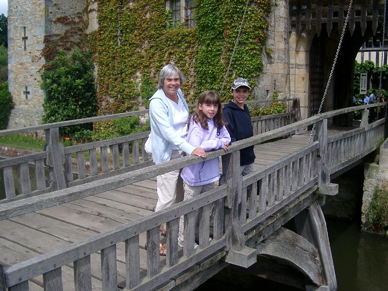 IMGP4913.JPG - On the Drawbridge