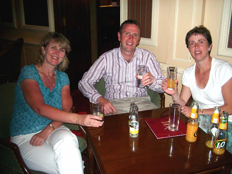 IMGP4999.JPG - Drinks before dinner