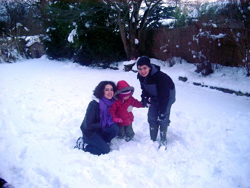 IMGP5321.JPG - Marina, Hannah and Dom at Banstead Road South