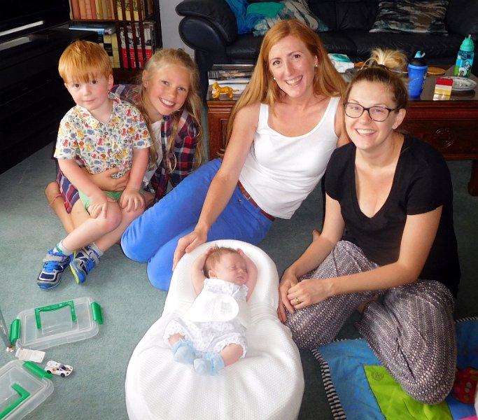 DSCN0637.JPG - Monty, Hannah, Laura & Nat with baby Bonnie
