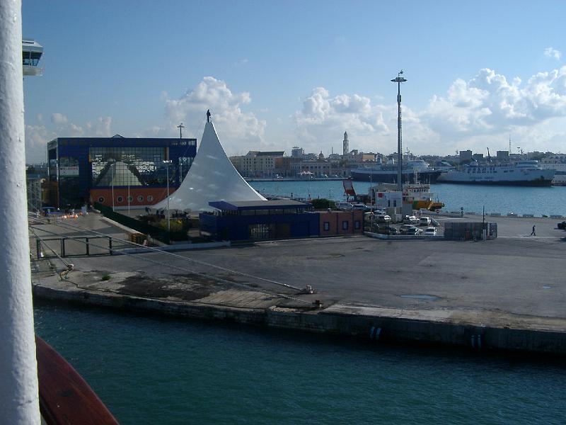 IMGP5115.JPG - The Port