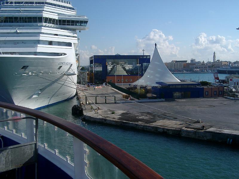 IMGP5116.JPG - The Port