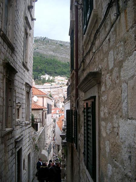 IMGP5152.JPG - Alleyway from the top wall