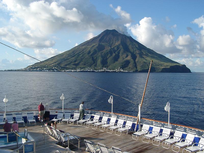 IMGP5101.JPG - Stomboli from the ship