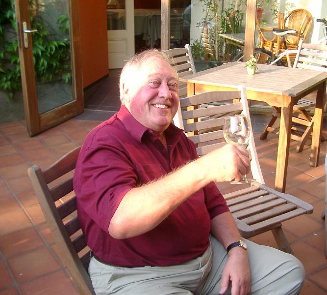 IMGP4707.JPG - Bernard's glass is nearly empty!