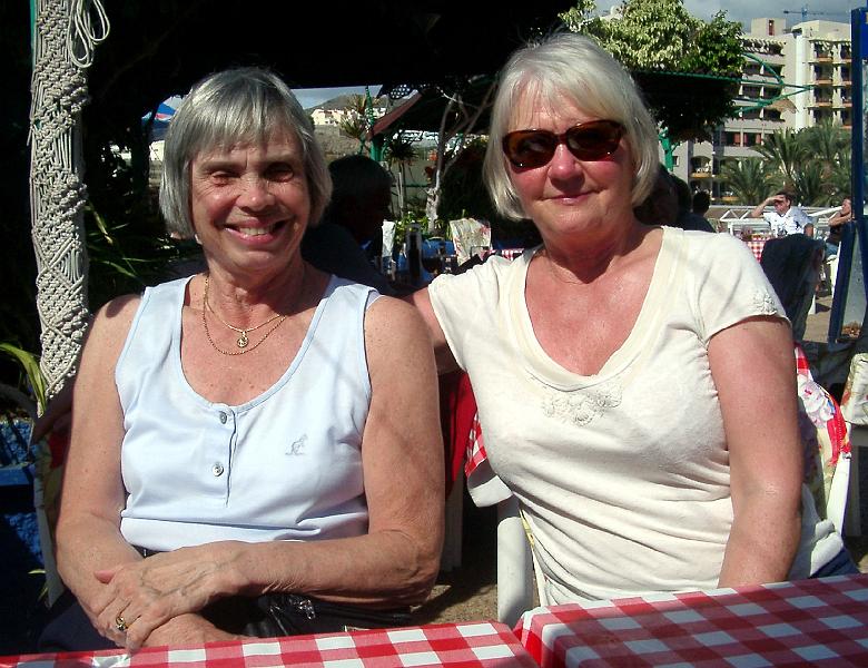 IMGP5310.JPG - The two Jeans