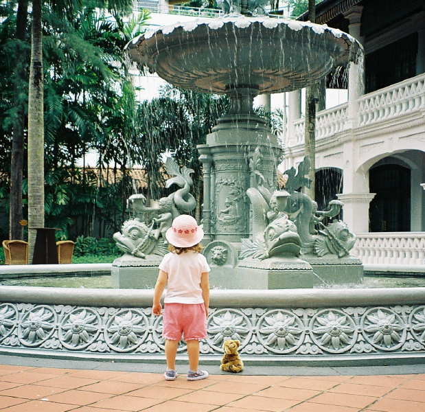 RafflesFountain